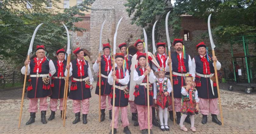 Łyszkowice. Posadzenie Dębu Tadeusza Kościuszki